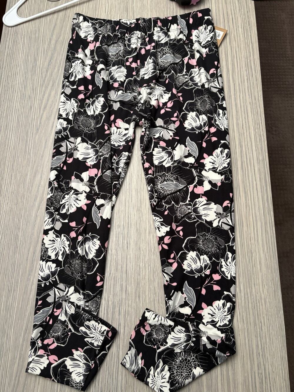Just Cozy Women's Floral Print Leggings Size M/L Black Pink White All Season NWT